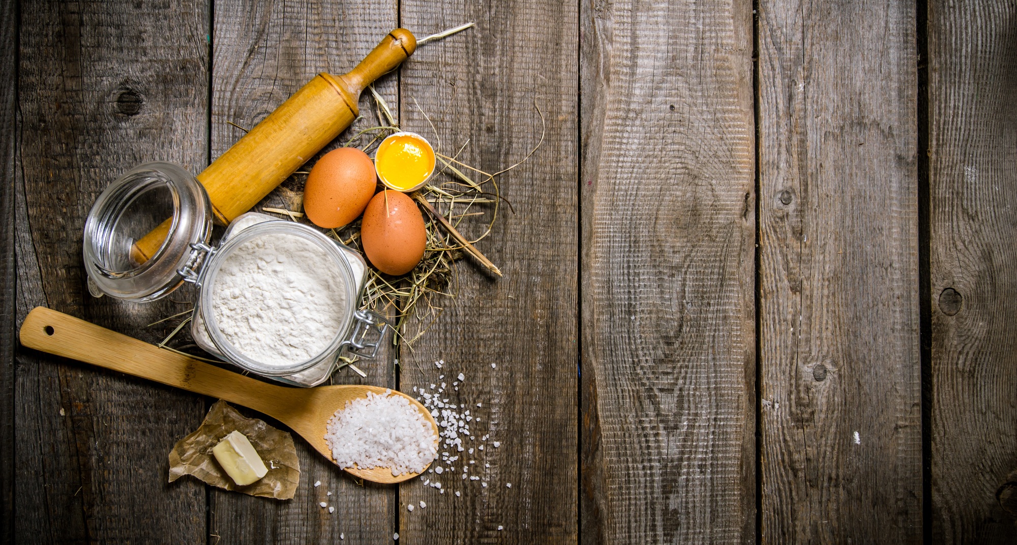 Preparation of the dough. Ingredients for the dough - flour, eggs, salt and butter.